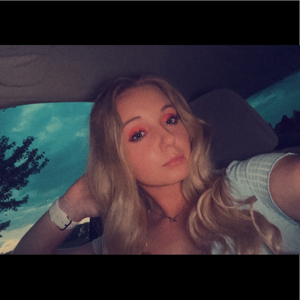 Meet your Posher, Hailey